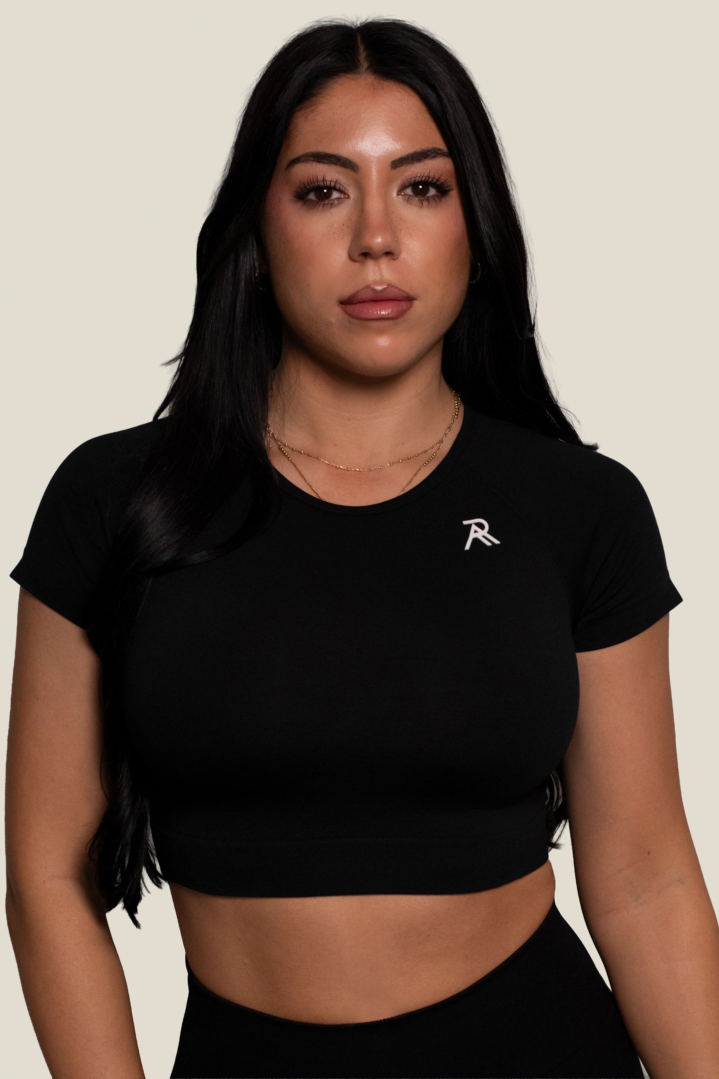 SIGNATURE SEAMLESS CROP TOP - BLACK