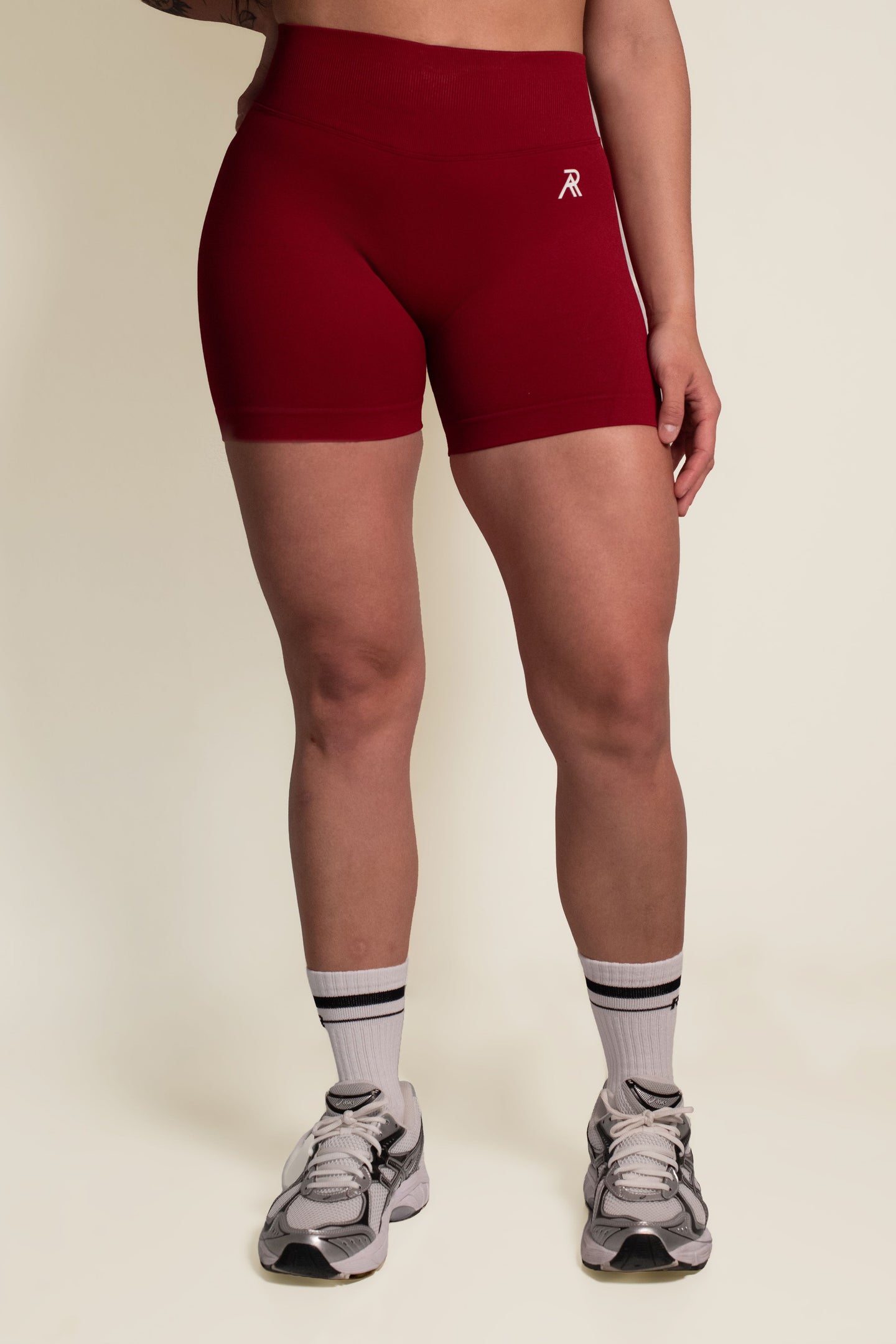 AURA SHORTS - BURGUNDY