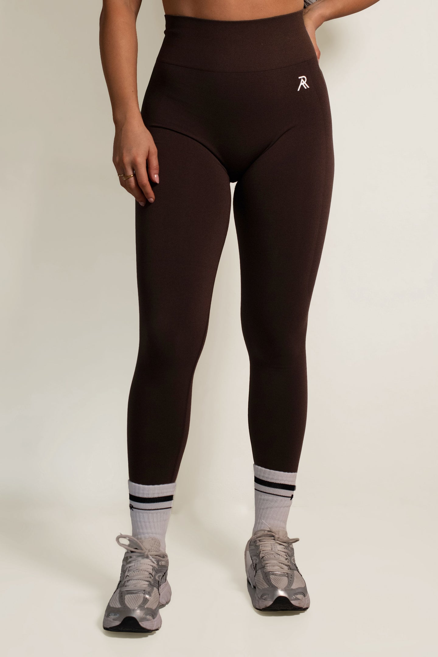 SIGNATURE SEAMLESS LEGGINGS - CHOCOLATE BROWN